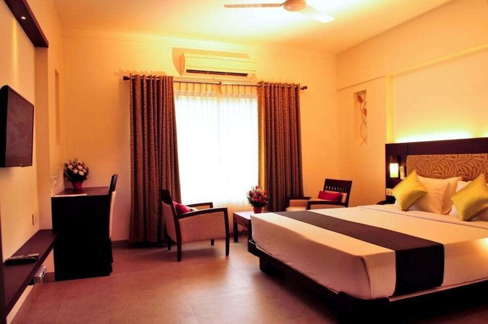 Copper Folia Hotel Kozhikode Exterior photo
