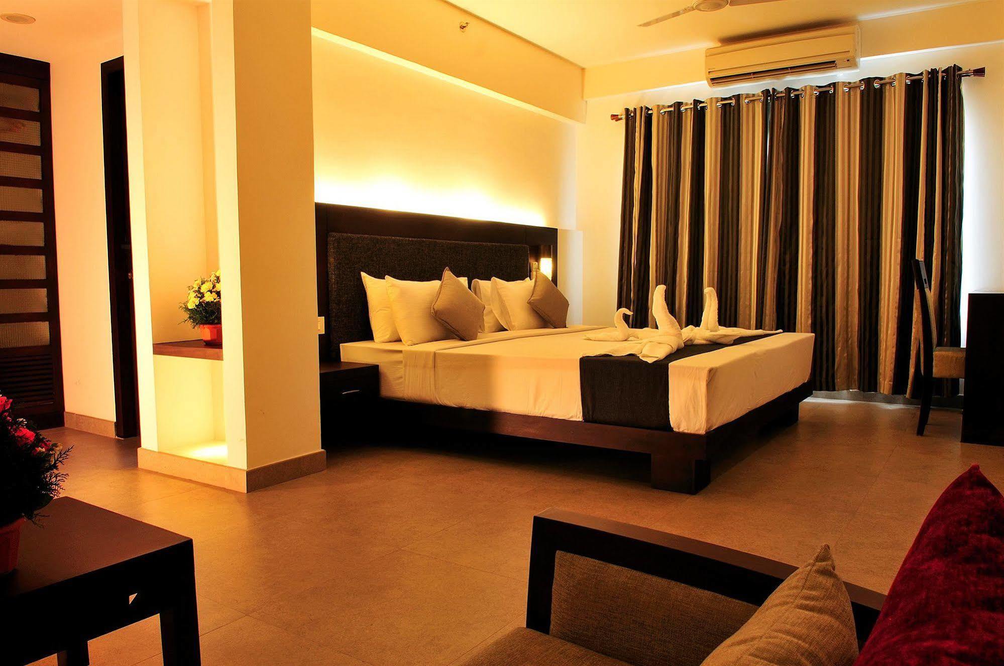 Copper Folia Hotel Kozhikode Exterior photo
